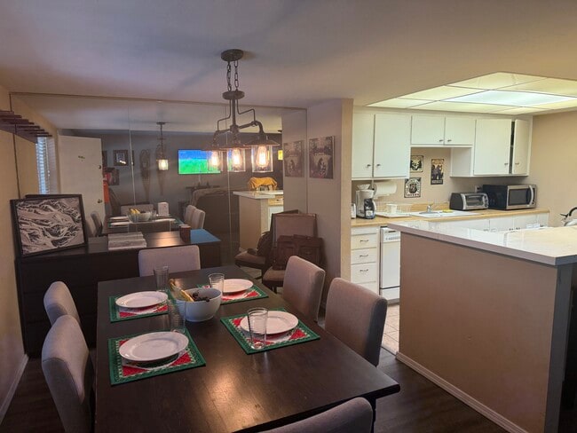 large dining area - 1148 Herbert Ave Unit #d