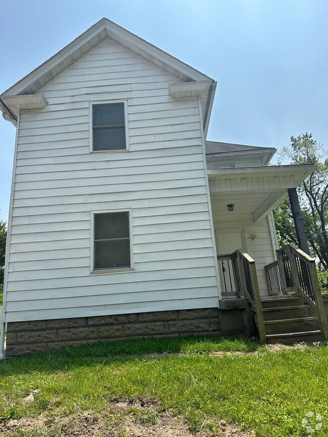 Building Photo - $1700 PER MONTH 3 Bedroom 1.5 Bathroom Hou... Rental
