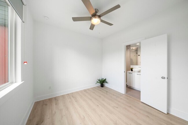 Photo - 1512 Barbee St Unit A