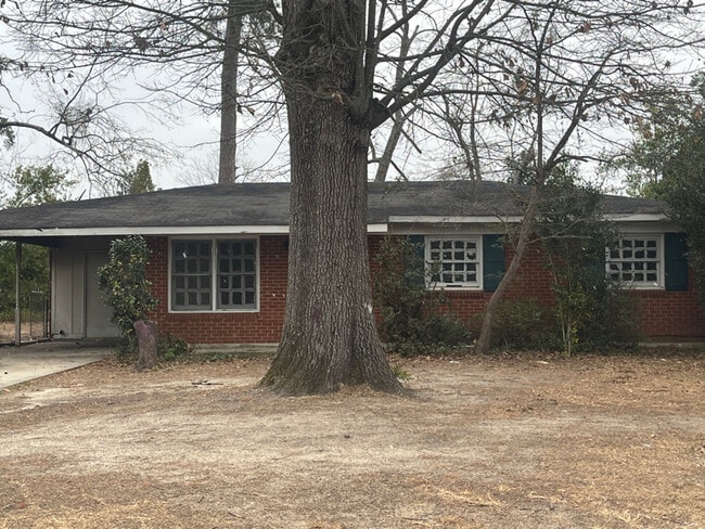 Building Photo - 208 Valdes Dr