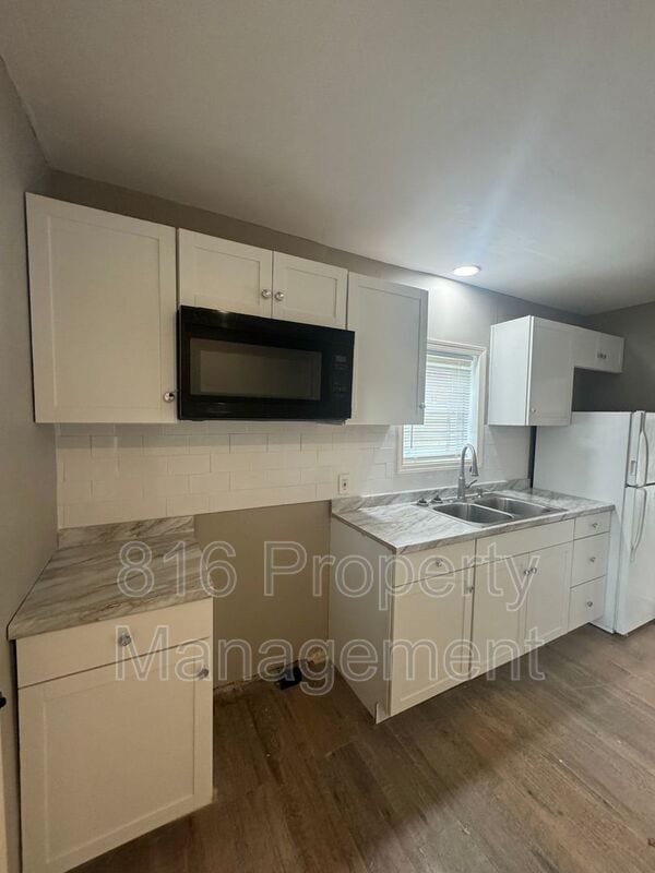 Photo - 1817 E 82nd St