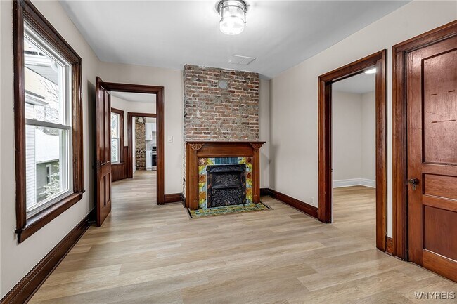 Photo - 404 Parkdale Ave Apartment