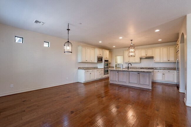 Photo - Windgate Ranch! Four Bedrooms - Available ...