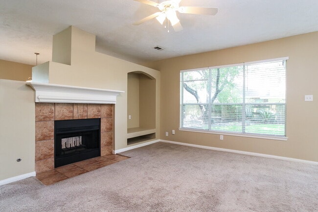 Photo - 16206 Hollow Rock Dr