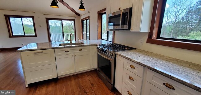 Photo - 6721 Springhouse Ln