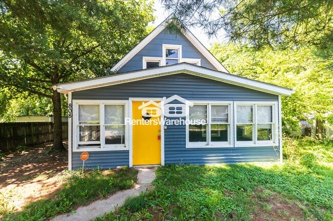 Building Photo - 808 S Grand Ave Rental