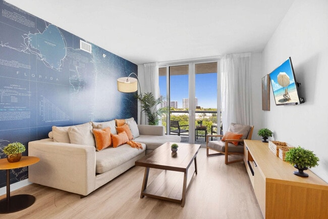 Building Photo - 2602 E Hallandale Beach Blvd