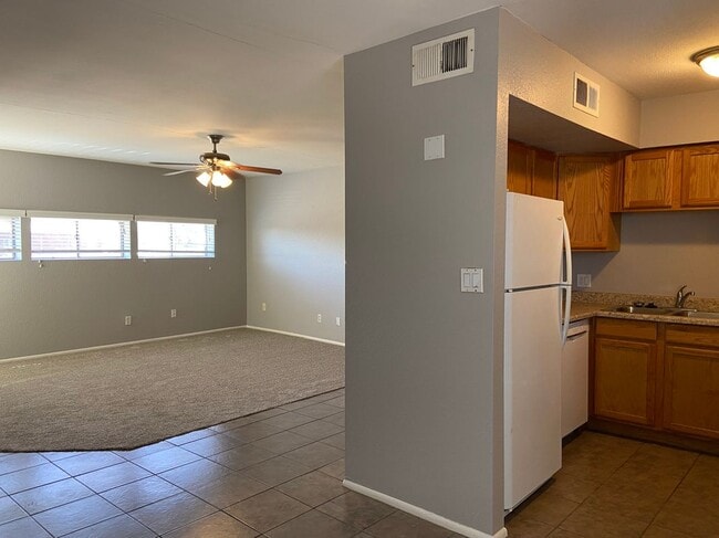 Photo - 2693 E Oakleaf Dr