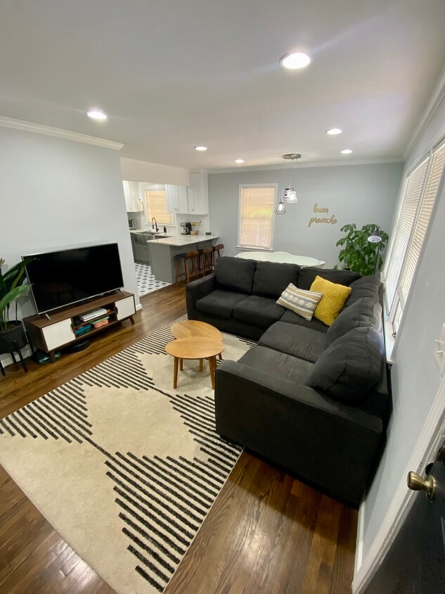 Front door enters to an open floorplan - 3172 Sandusky Dr (Decatur, GA)