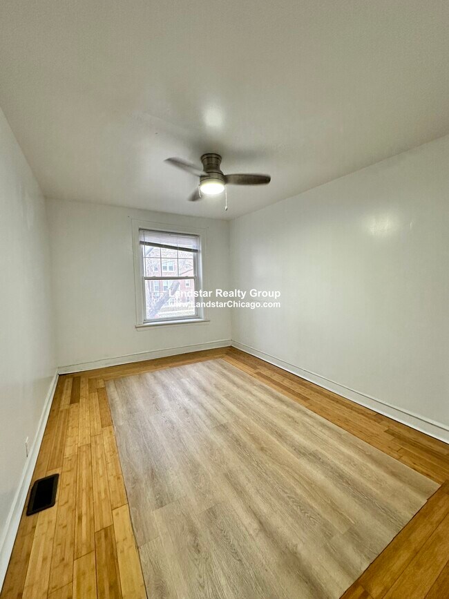 Photo - 6304 N Oakley Ave Unit 1