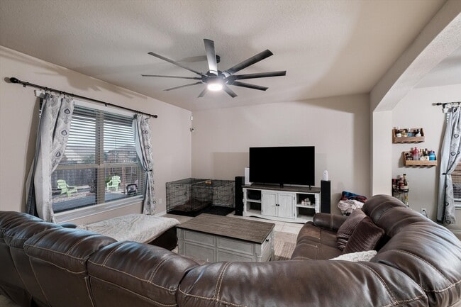 Photo - 5802 Acacia Farm