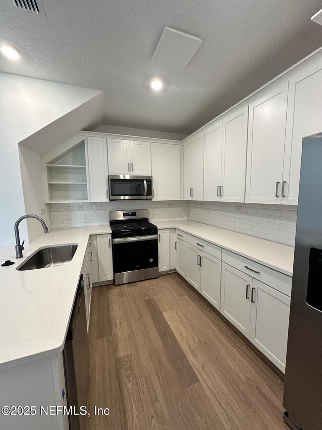 Photo - 483 Cherry Elm Dr
