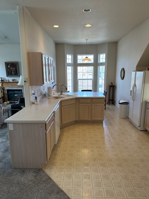 Kitchen - 701 Glen Ct