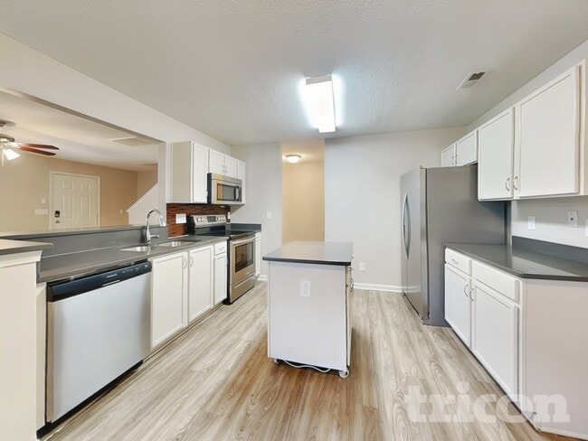 Photo - 186 English Hills Dr