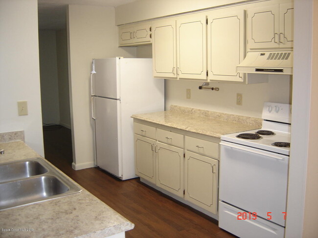 Photo - 292 W Towne Pl