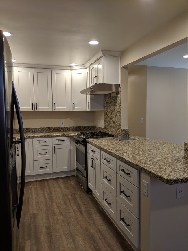 Building Photo - 9062 Robinridge Way