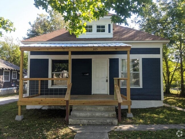 Building Photo - 305 N Wall Ave Rental