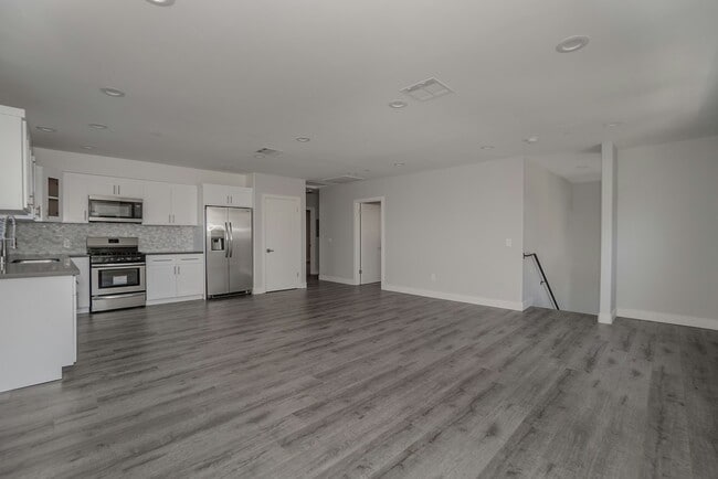 Photo - 3915 Brighton Ave Unit 3915 1/2