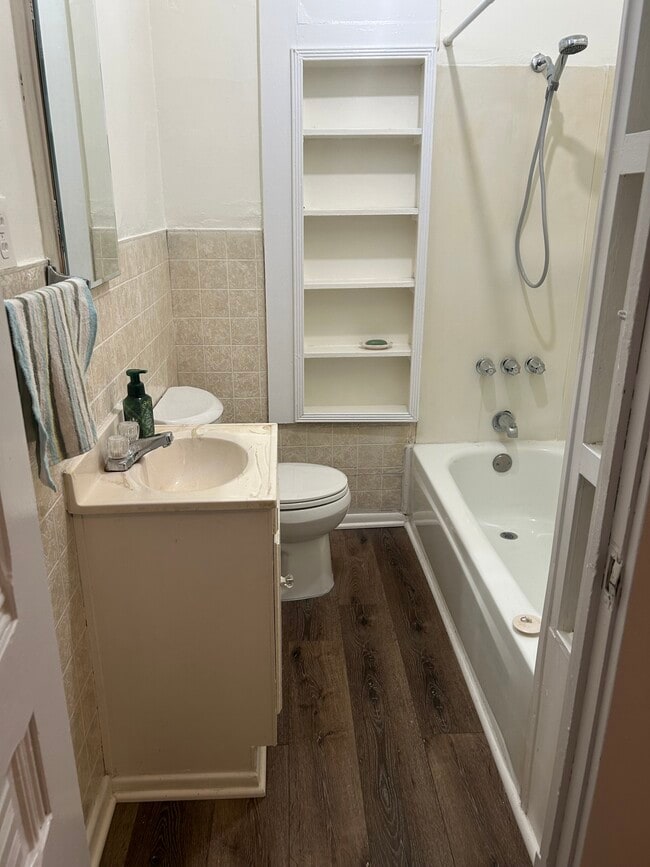 Photo - 260 Nordina St