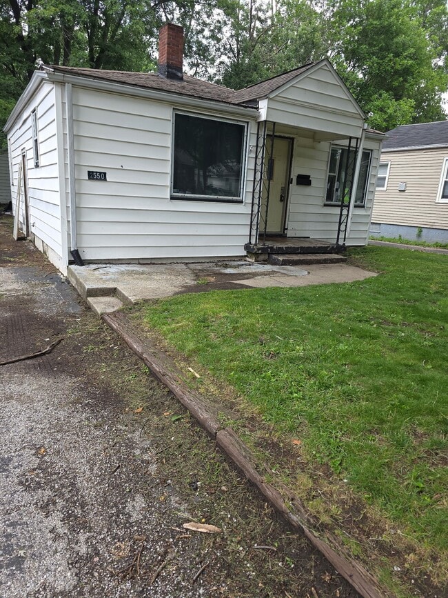 Photo - 2550 E Main St
