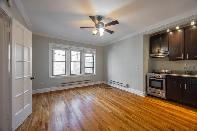 Building Photo - 4737 N Hermitage Ave