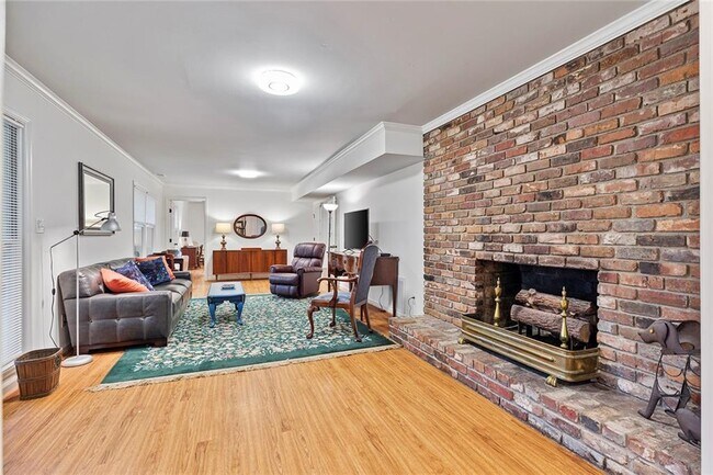 Photo - 1170 Kingston Dr NE