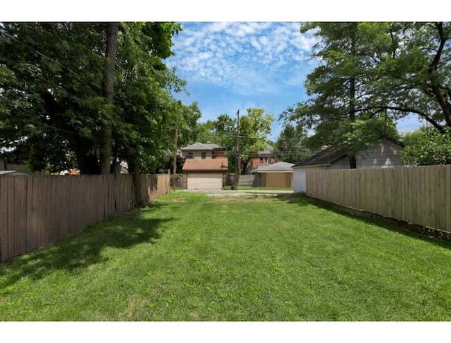 Photo - The Artist's Apt. | 2BR | Short North | +Parking