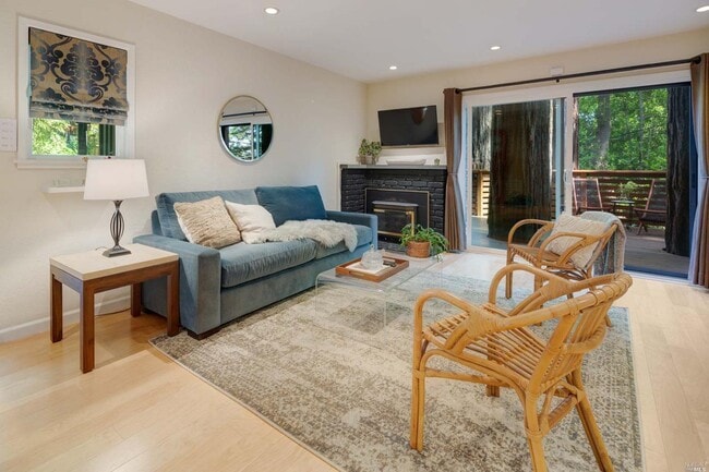 Photo - 280 El Sereno Dr