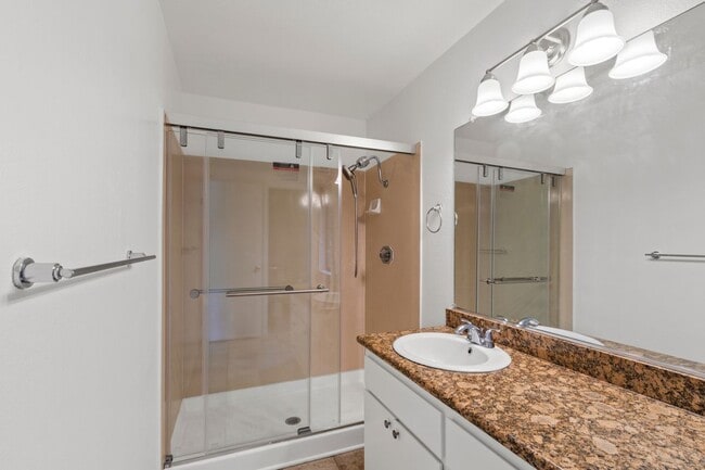 Photo - 2089 Fostoria Cir