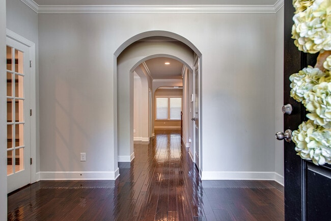 Photo - 9810 Glenmore Ln