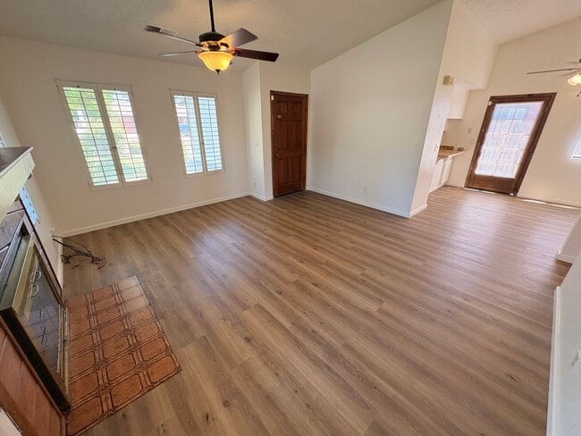 Photo - Nice 2 bedroom, 2 bathroom home for Rent in North Visalia.