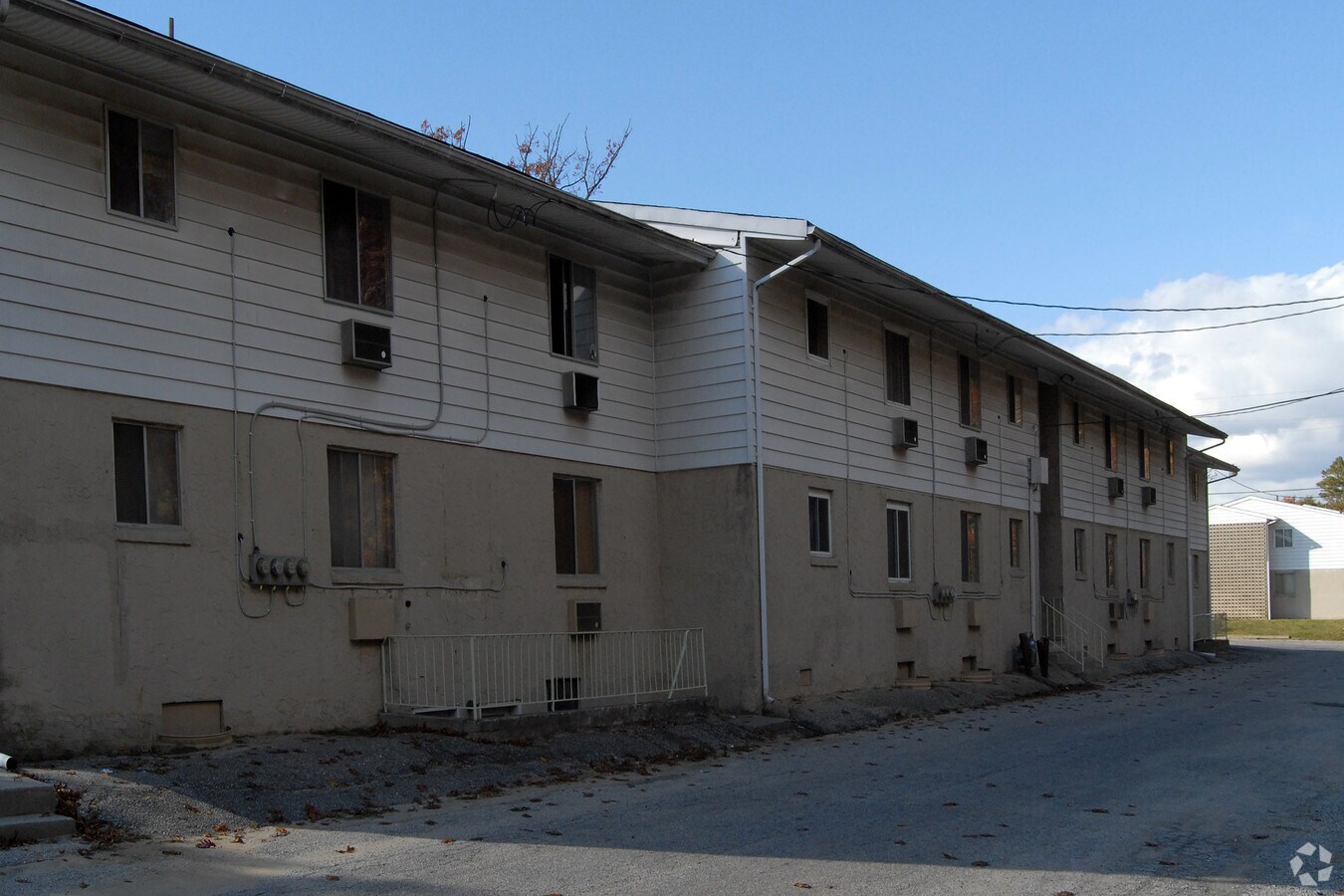 Carlton House Apartments - Carlton House Apartments