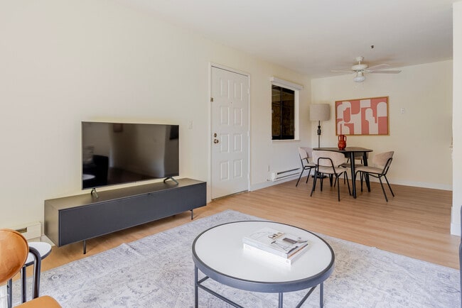 Photo - 1600 Villa St Unidad FL3-ID2108