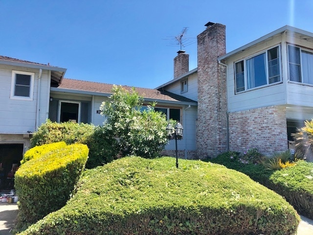 Building Photo - Spacious 2x2 in FANTASTIC location! Rental