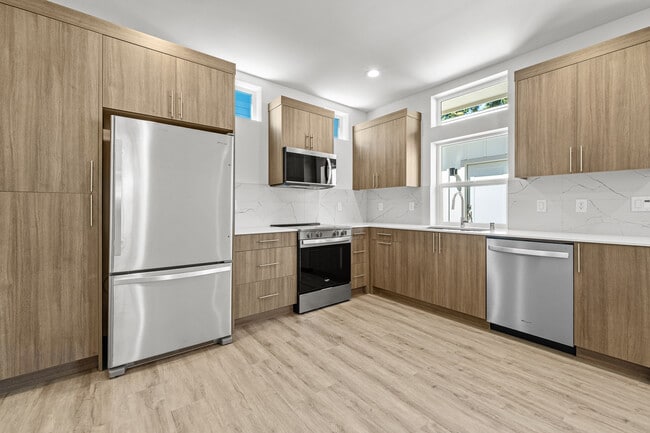 Photo - 2544 NE 143rd St Unit B