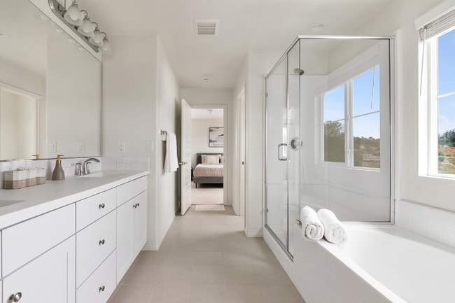 Photo - 7284 Wembley St