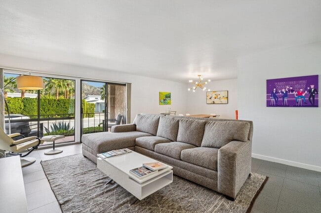 Photo - 2727 S Sierra Madre Unidad 5