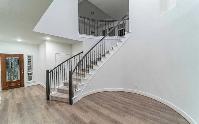 Photo - 213 Alicante Ln