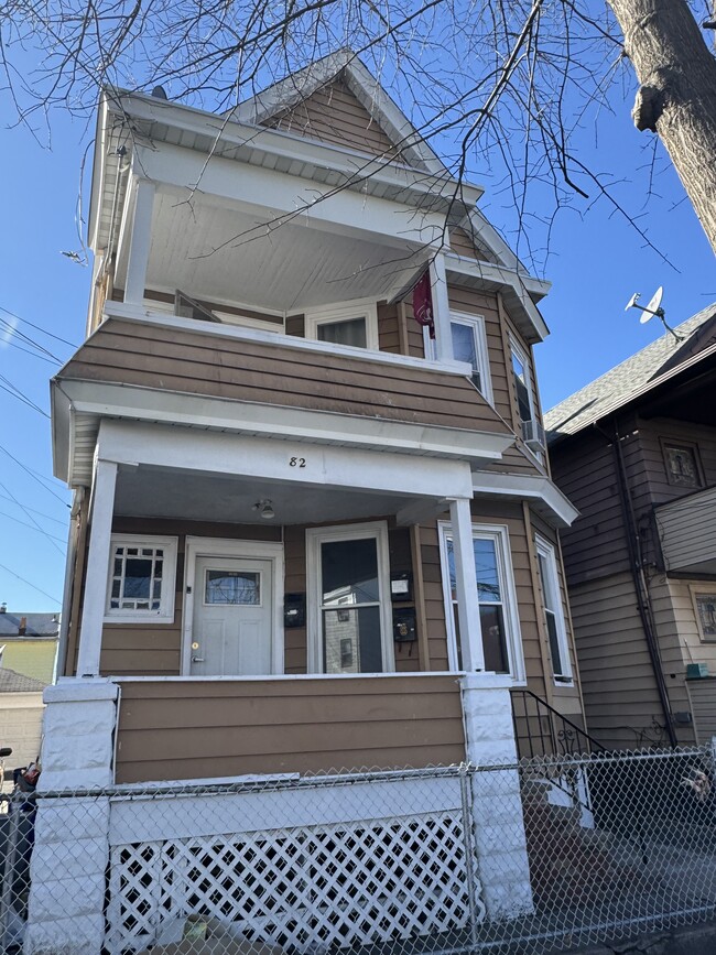 Building Photo - 82 E 18th St