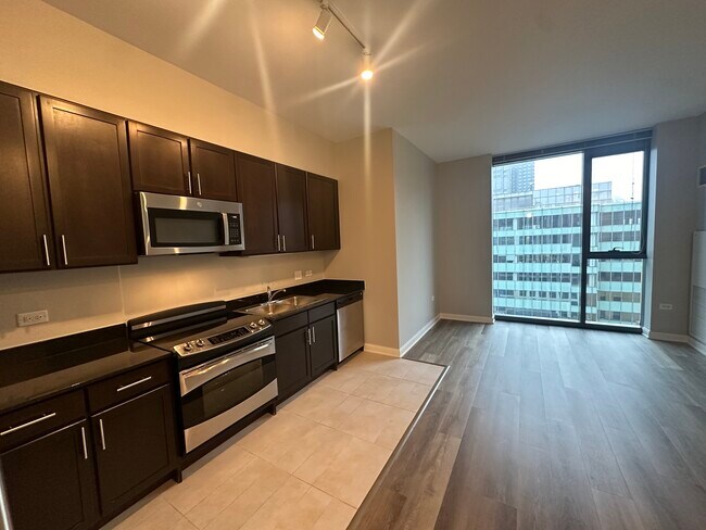 Photo - 227 W Lake St Unit 1