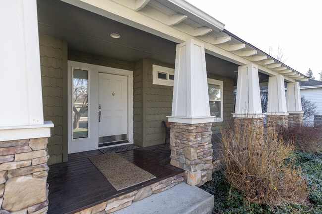 Photo - 2412 S Marypost Ave