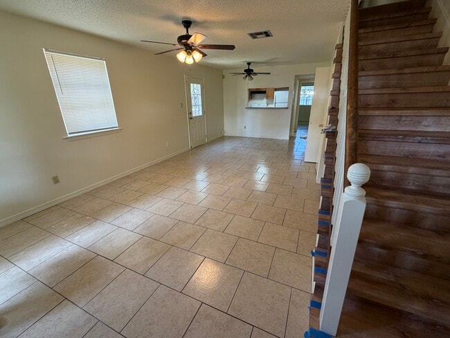 Photo - 415 Zinnia Ave