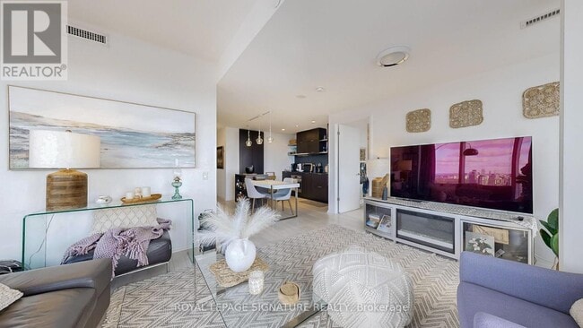 Photo - 197 Yonge St Unit 5811