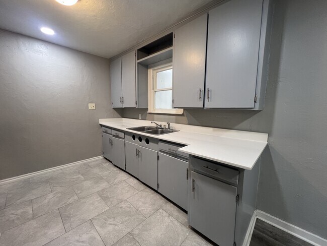 Photo - 3141 NW 30th St