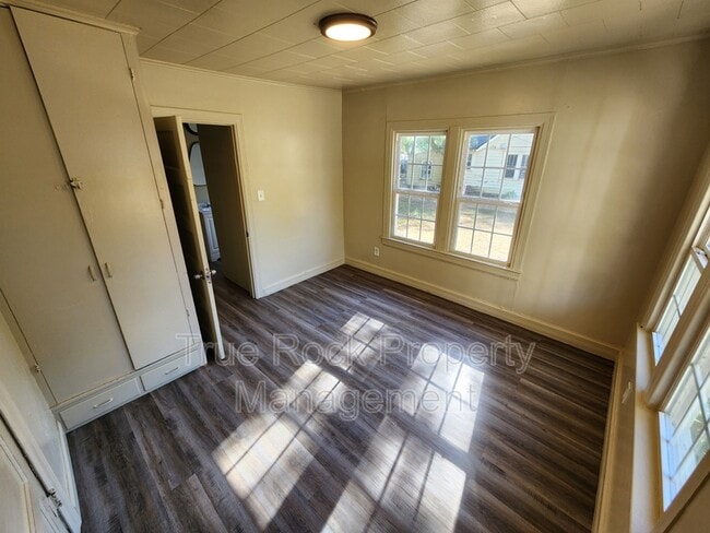 Photo - 831 Orchard St