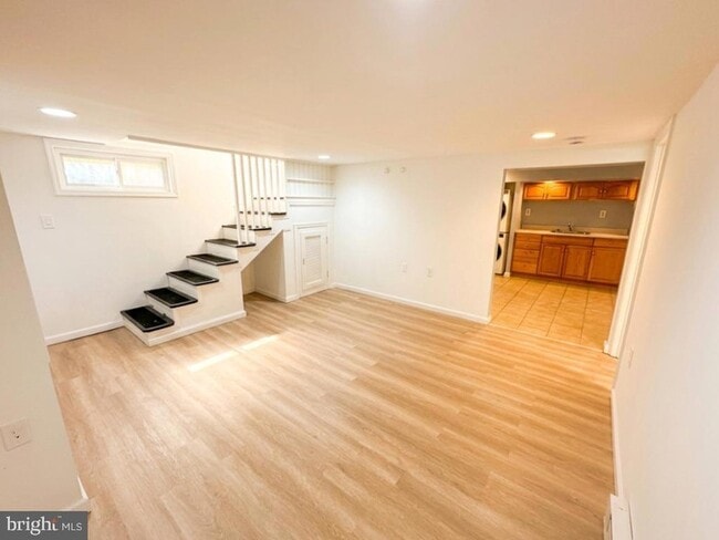 Photo - 209 4th Ave