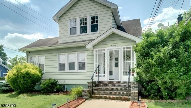 Building Photo - 19 Harding St Unit 2