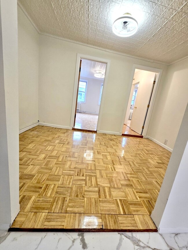 Photo - 196 W 9th St Unidad 1