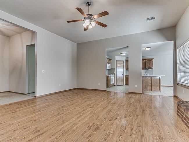 Photo - 4 Bed | 2 Bath | 2 Car Garage - Edmond Schools - North Hampton Addition