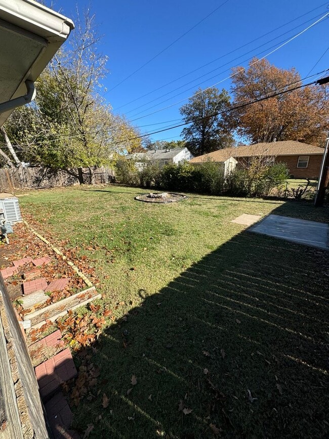 Photo - $1250 - 3 bed 2 bath - Single Family Home